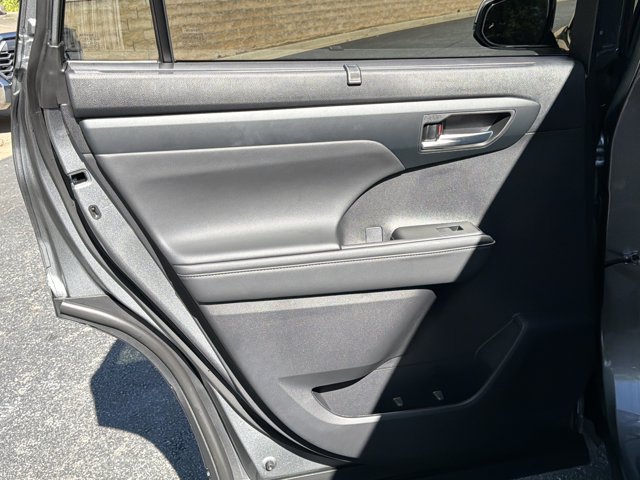 Used 2026 Toyota Highlander XLE AWD/4WD image 23
