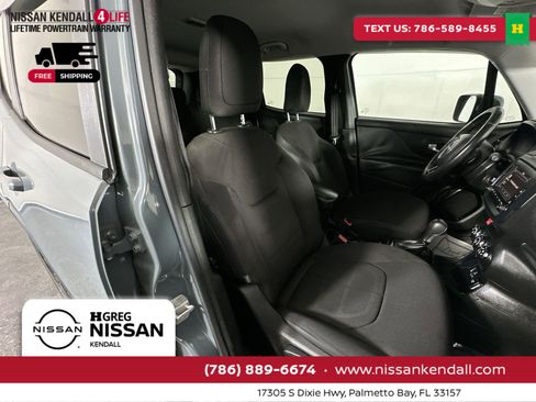 Used 2017 Jeep Renegade Altitude image 31