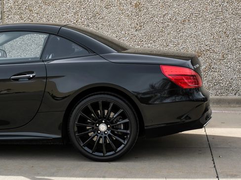Used 2017 Mercedes-Benz SL 550 image 18