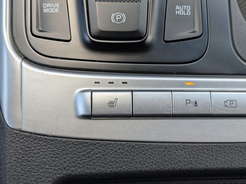 Certified 2025 Kia Carnival FWD image 28