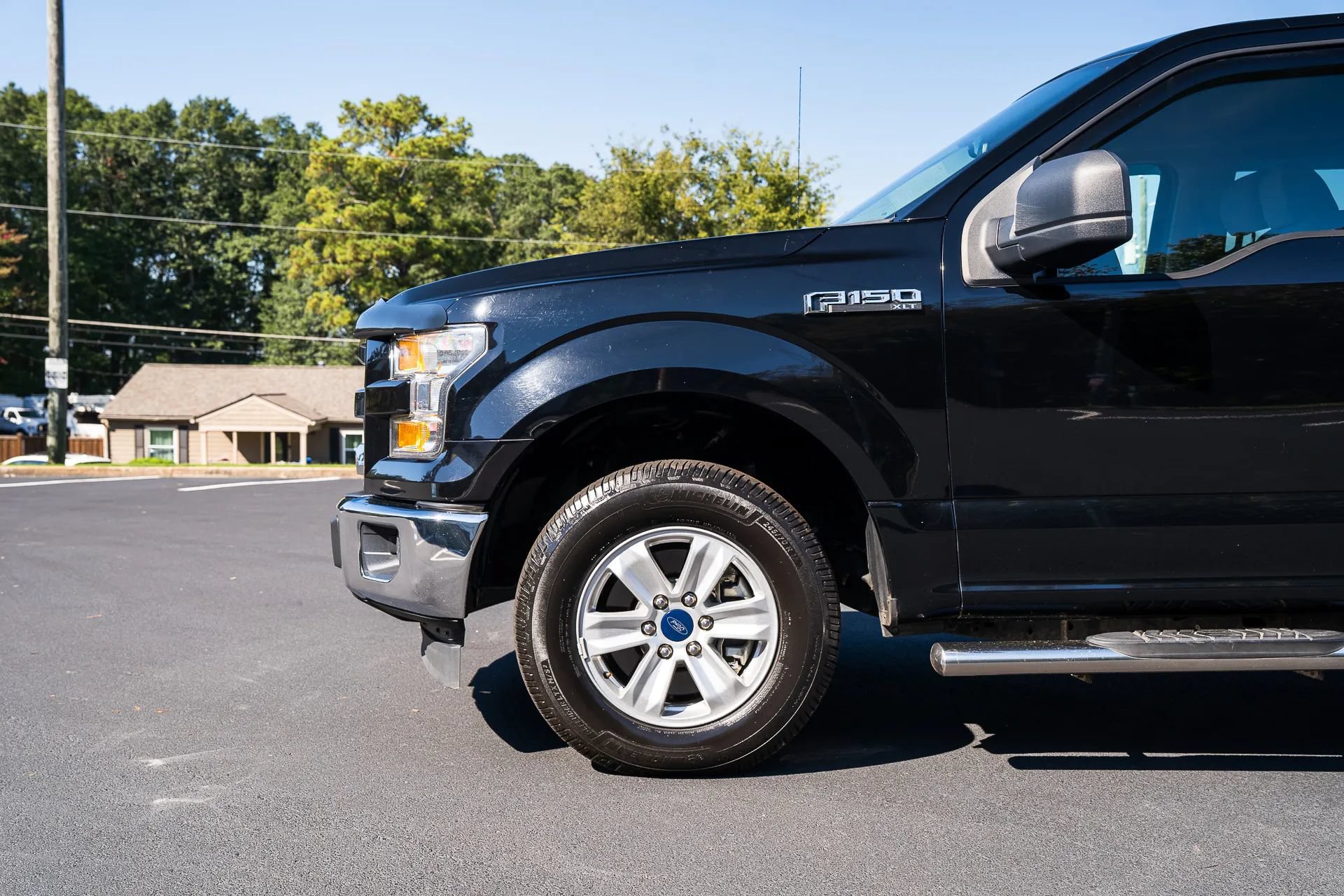 Used 2017 Ford F150 XLT RWD image 3