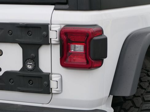 Used 2022 Jeep Wrangler Rubicon w/ Steel Bumper Group image 5