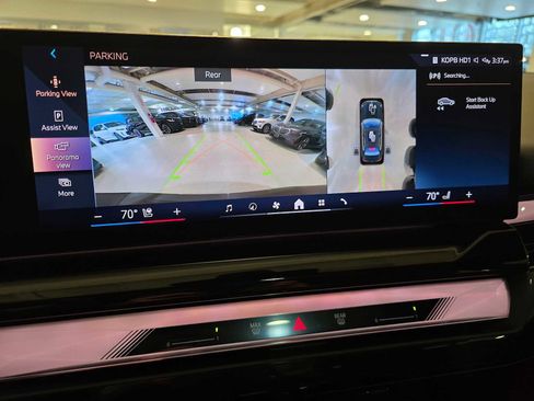 Used 2025 BMW i5 xDrive40 w/ Premium Package image 31