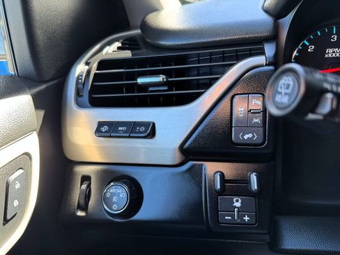 Used 2018 GMC Yukon XL Denali image 22