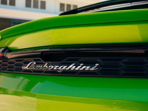 Used 2026 Lamborghini Urus S AWD/4WD image 25