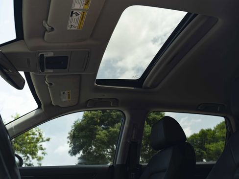Used 2025 Honda CR-V EX-L image 34
