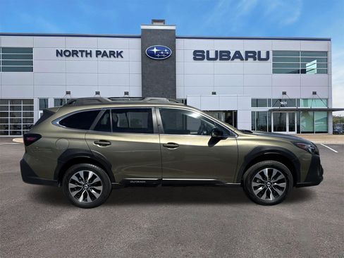 Used 2023 Subaru Outback Limited image 2