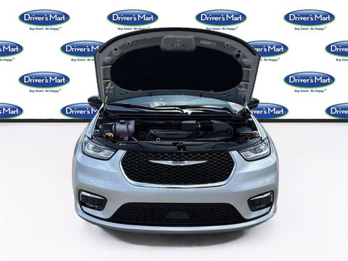Used 2026 Chrysler Pacifica Limited FWD image 35