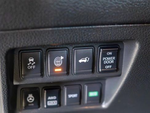 Used 2017 Nissan Rogue SV w/ SV Premium Package image 20