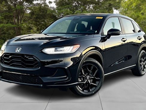 Used 2023 Honda HR-V Sport image 3