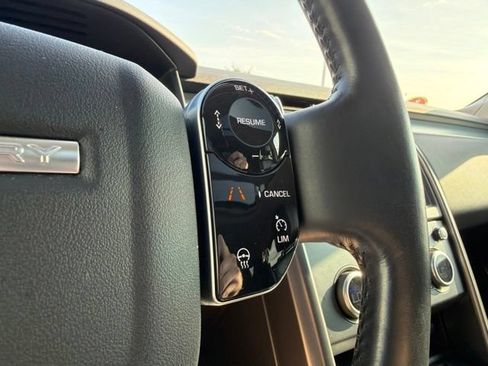 Used 2020 Land Rover Discovery Landmark AWD/4WD image 38