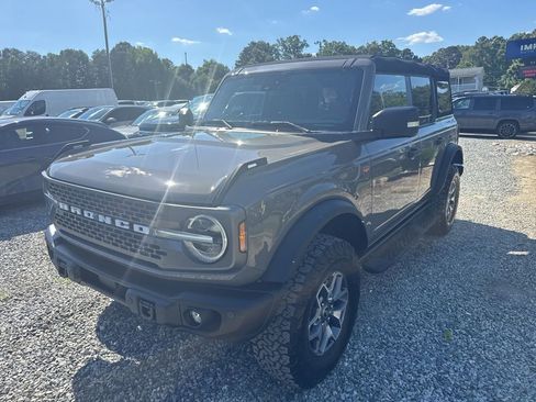 Used 2025 Ford Bronco Badlands AWD/4WD image 1
