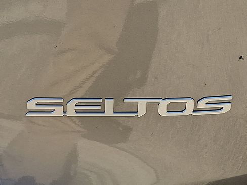 Used 2026 Kia Seltos LX FWD image 30