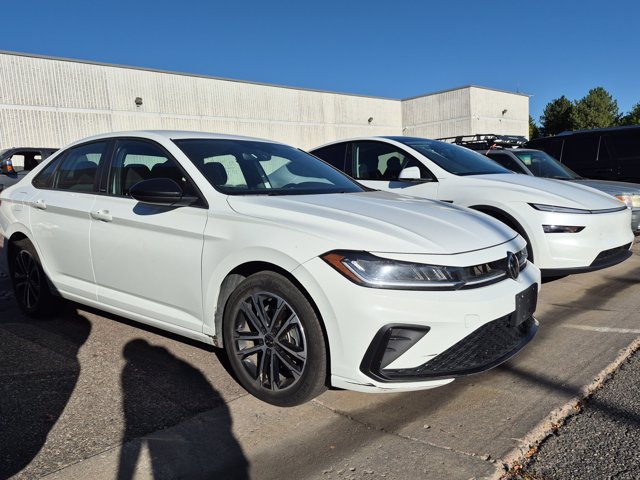 Used 2025 Volkswagen Jetta Sport FWD image 2