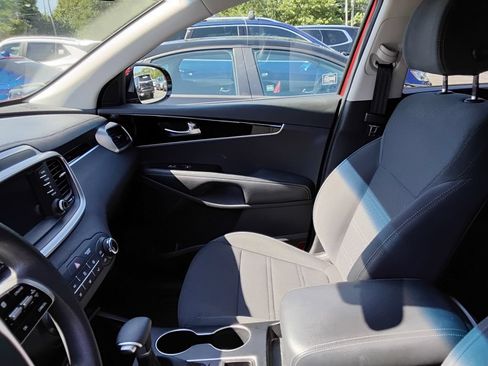 Used 2020 Kia Sorento LX FWD image 8