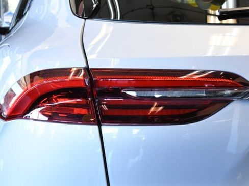 Used 2023 Maserati Grecale Modena AWD/4WD image 16