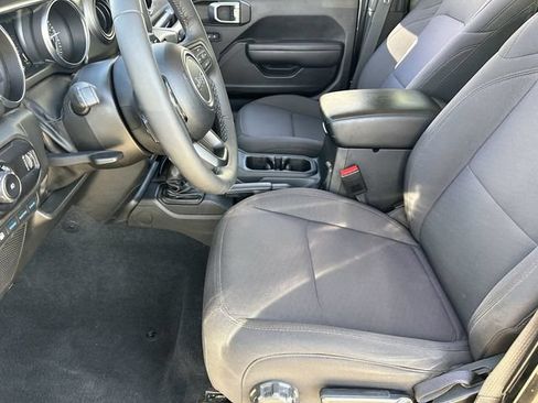Used 2023 Jeep Wrangler Unlimited AWD/4WD image 19