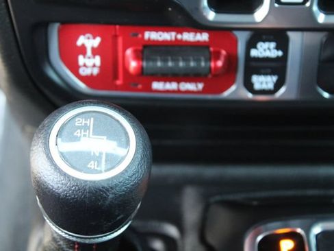 Used 2023 Jeep Gladiator Rubicon w/ Trailer Tow Package AWD/4WD image 41
