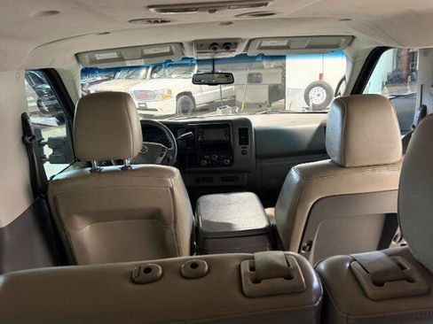 Used 2018 Nissan NV 3500 SL RWD image 17