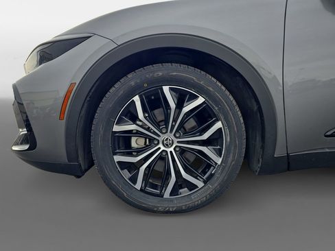 Used 2023 Toyota Crown Limited image 15