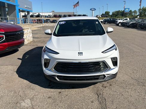 Used 2024 Buick Encore GX Preferred FWD image 2