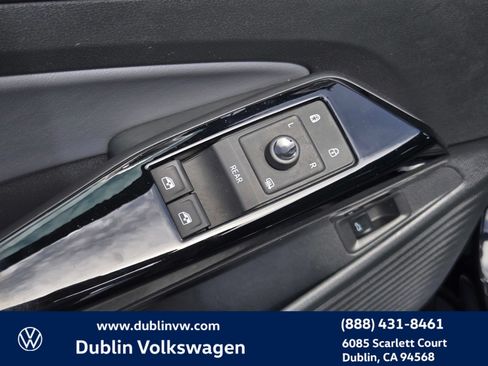 Used 2023 Volkswagen ID.4 Pro S AWD/4WD image 11