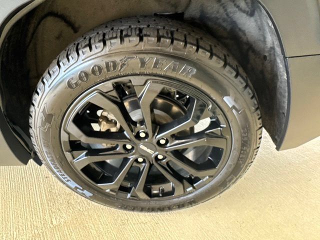 Used 2021 GMC Terrain SLT w/ Infotainment Package II AWD/4WD image 37