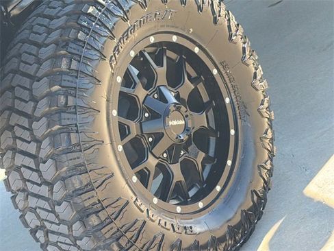 Used 2025 Ford Bronco Outer Banks image 9