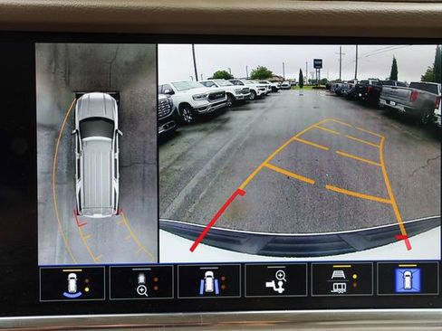 Used 2022 GMC Yukon Denali w/ Denali Premium Package AWD/4WD image 39