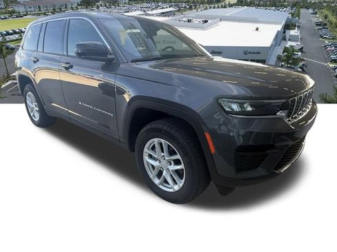 Certified 2025 Jeep Grand Cherokee Laredo X image 2