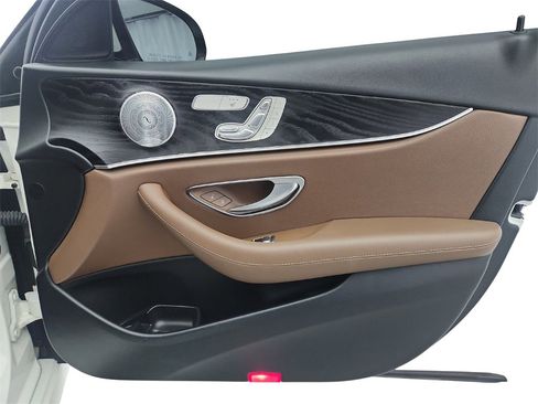 Used 2018 Mercedes-Benz E 300 4MATIC image 29