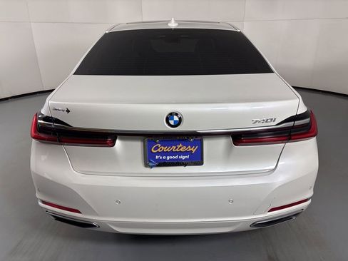 Used 2020 BMW 740i image 7