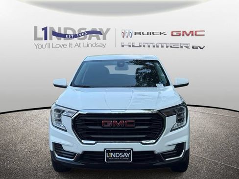 Certified 2023 GMC Terrain SLE w/ LPO, Floor Liner Package AWD/4WD image 7