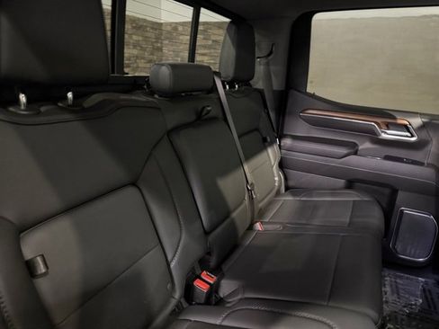 Used 2023 GMC Sierra 1500 Denali w/ Technology Package image 4