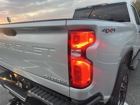 Used 2020 Chevrolet Silverado 2500 Custom w/ Custom Value Package image 16