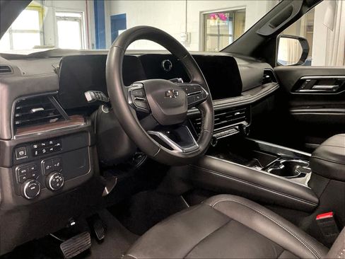 Used 2025 Chevrolet Tahoe Z71 AWD/4WD image 8