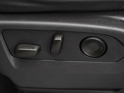 Used 2024 Chevrolet Silverado 1500 ZR2 w/ Technology Package image 18