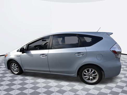 Used 2012 Toyota Prius V Three image 4