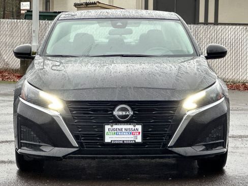 Used 2024 Nissan Altima 2.5 SV image 10