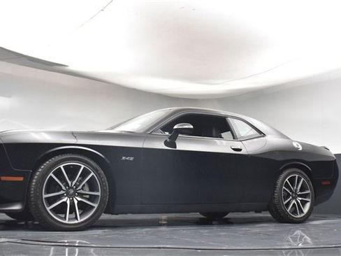 Used 2023 Dodge Challenger R/T w/ Plus Package image 30