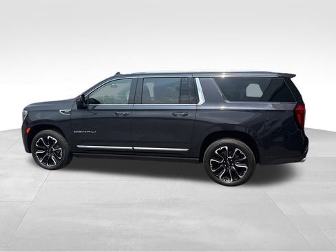 Used 2024 GMC Yukon XL Denali w/ Max Trailering Package image 3