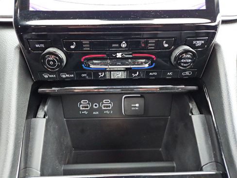 Used 2023 Jeep Grand Cherokee Limited image 56