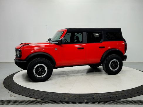 Used 2023 Ford Bronco 4-Door w/ Sasquatch Package image 3