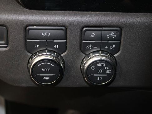 Used 2025 GMC Sierra 1500 SLT image 44