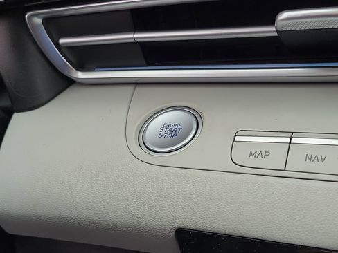 Used 2023 Hyundai Elantra Limited w/ Cargo Package image 28