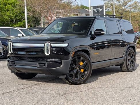 Used 2025 Rivian R1S Premium AWD/4WD image 1