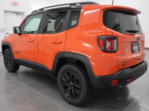 Used 2018 Jeep Renegade Trailhawk AWD/4WD image 6
