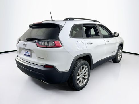 Used 2022 Jeep Cherokee Latitude Lux w/ Mopar Interior Package AWD/4WD image 5