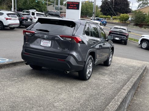 Certified 2022 Toyota RAV4 LE AWD/4WD image 7