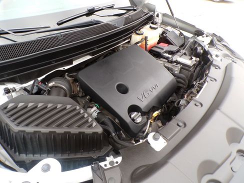 Used 2020 Chevrolet Traverse LT w/ LPO, Blackout Package image 26